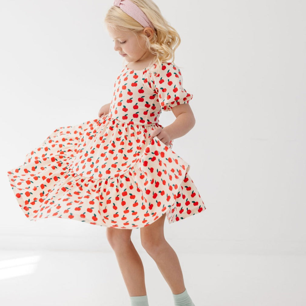 THE SHORT 2024 SLEEVE BALLET DRESS IN APPLES