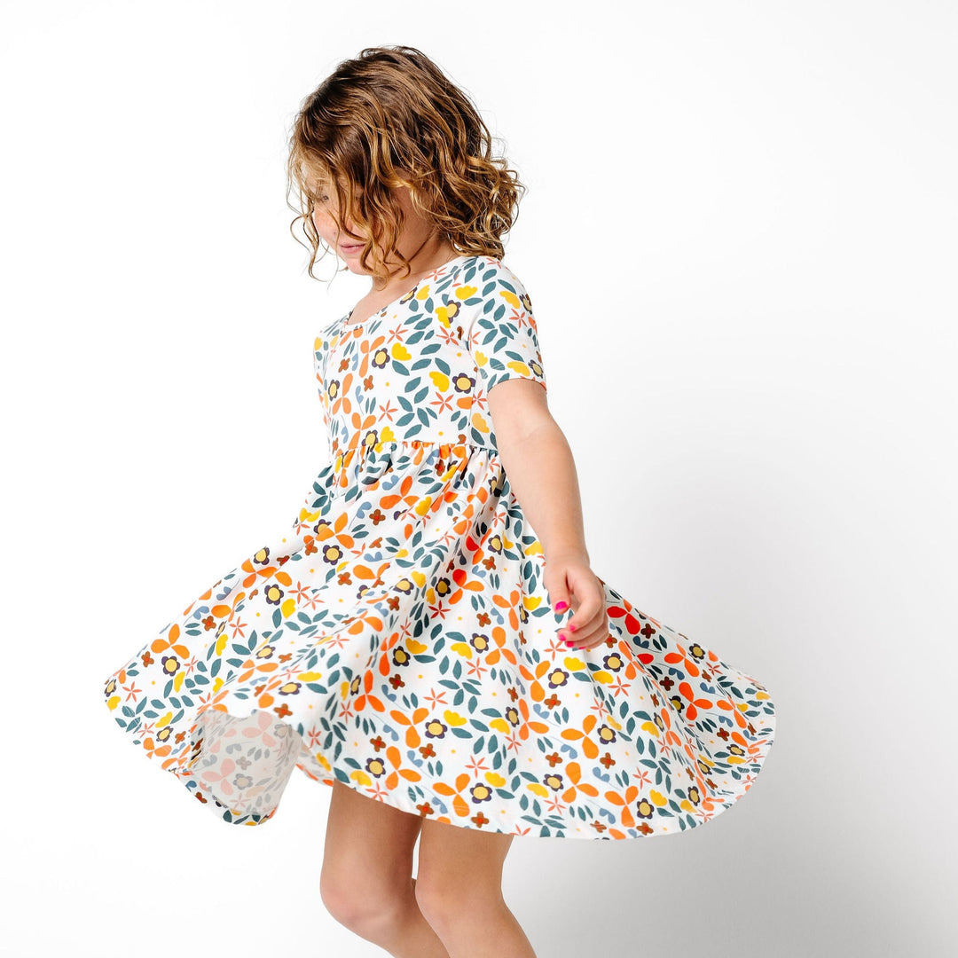 The Short Sleeve Ballet Dress in Lizzie Floral – Alice + Ames