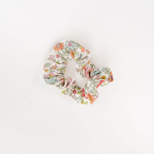 THE SCRUNCHIE IN SPRING FLOWERS