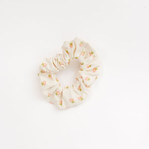 THE SCRUNCHIE IN MISS BERRY