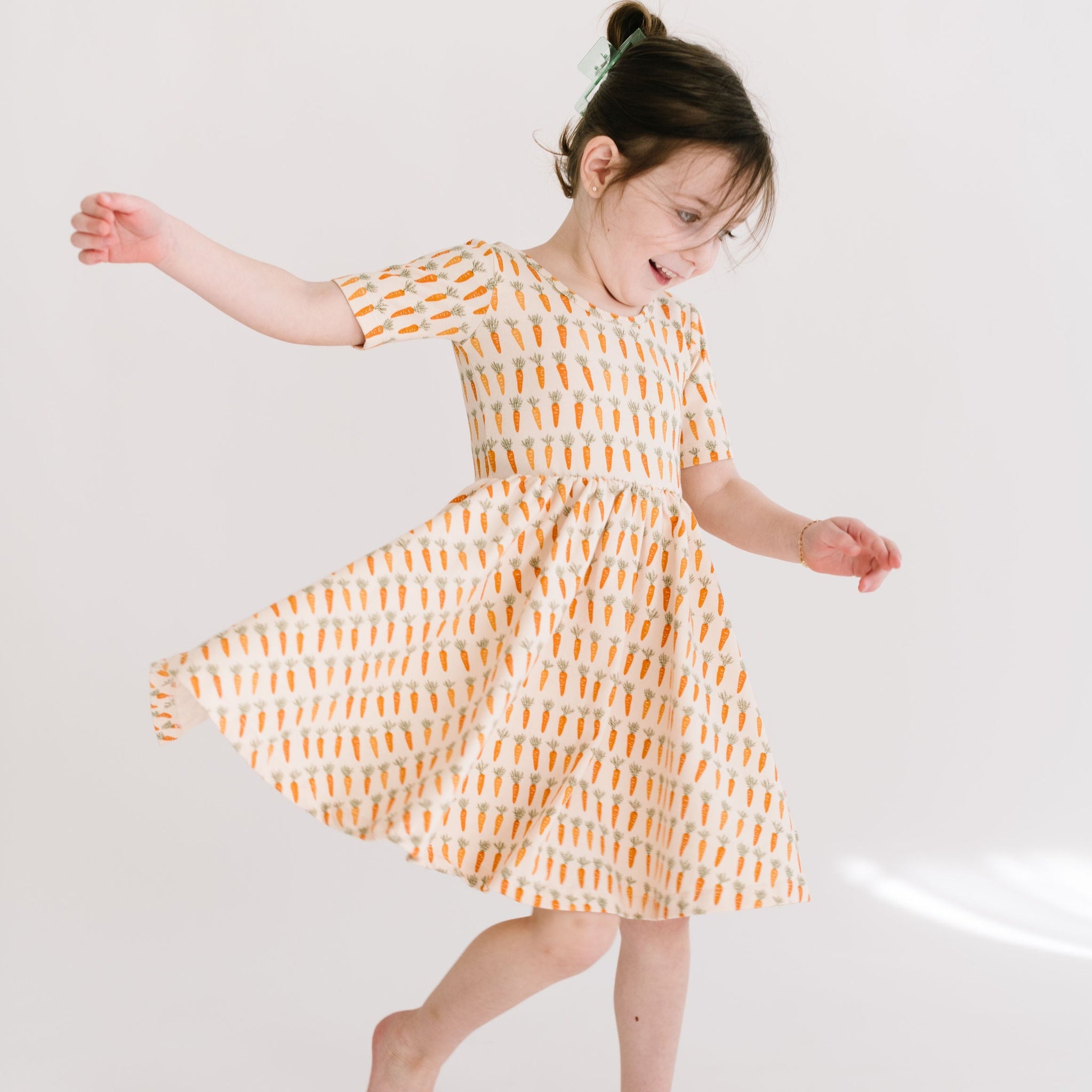 THE SHORT SLEEVE BALLET DRESS IN CARROTS