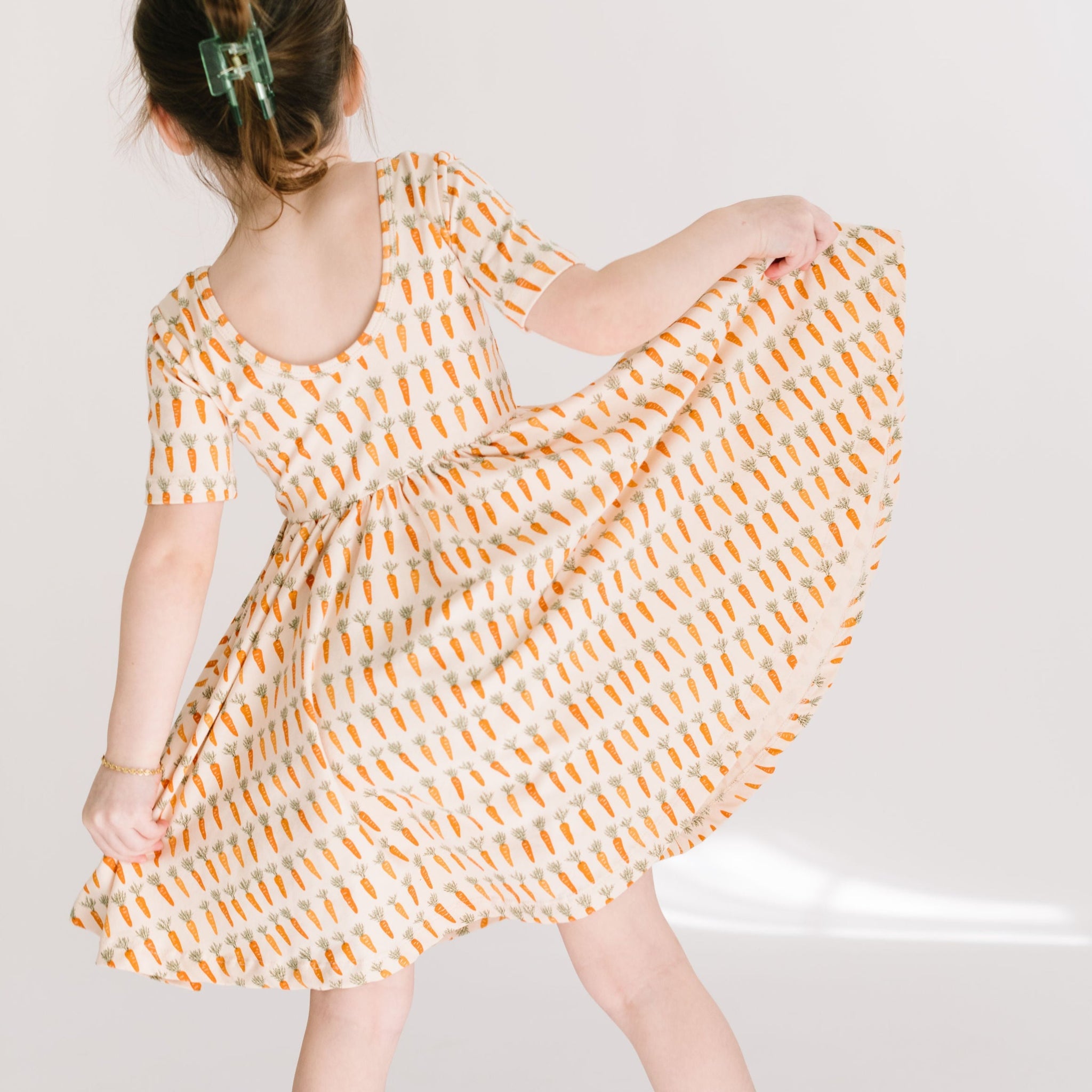 THE SHORT SLEEVE BALLET DRESS IN CARROTS