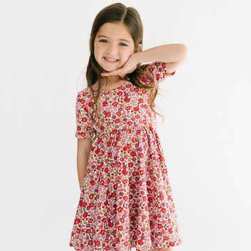 The Short Sleeve Ballet Dress in Poppy Floral – Alice + Ames image.